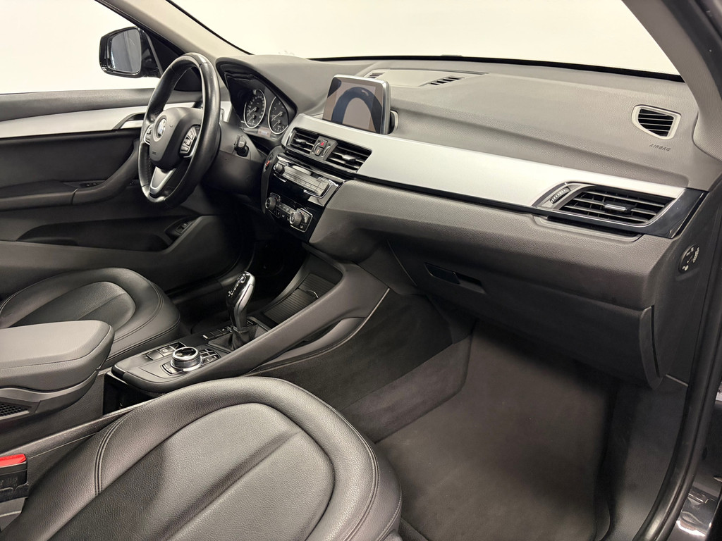 BMW X1 SDrive18i High Executive 55108644-1.jpg | Visser Automotive B.V.